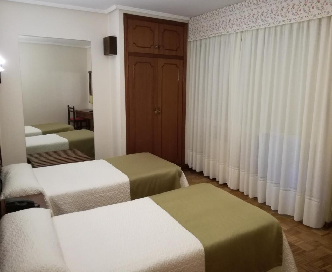 Hotel Almendra Ferrol Exterior photo